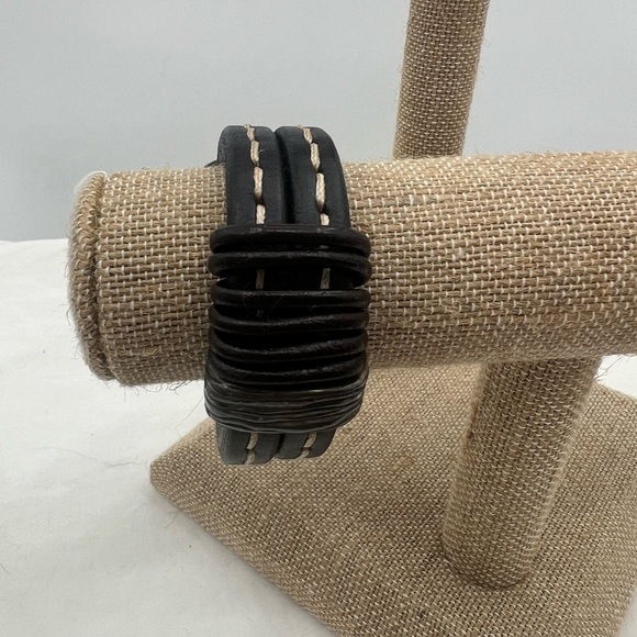 Black double stranded leather bracelet - Picture 2 of 7